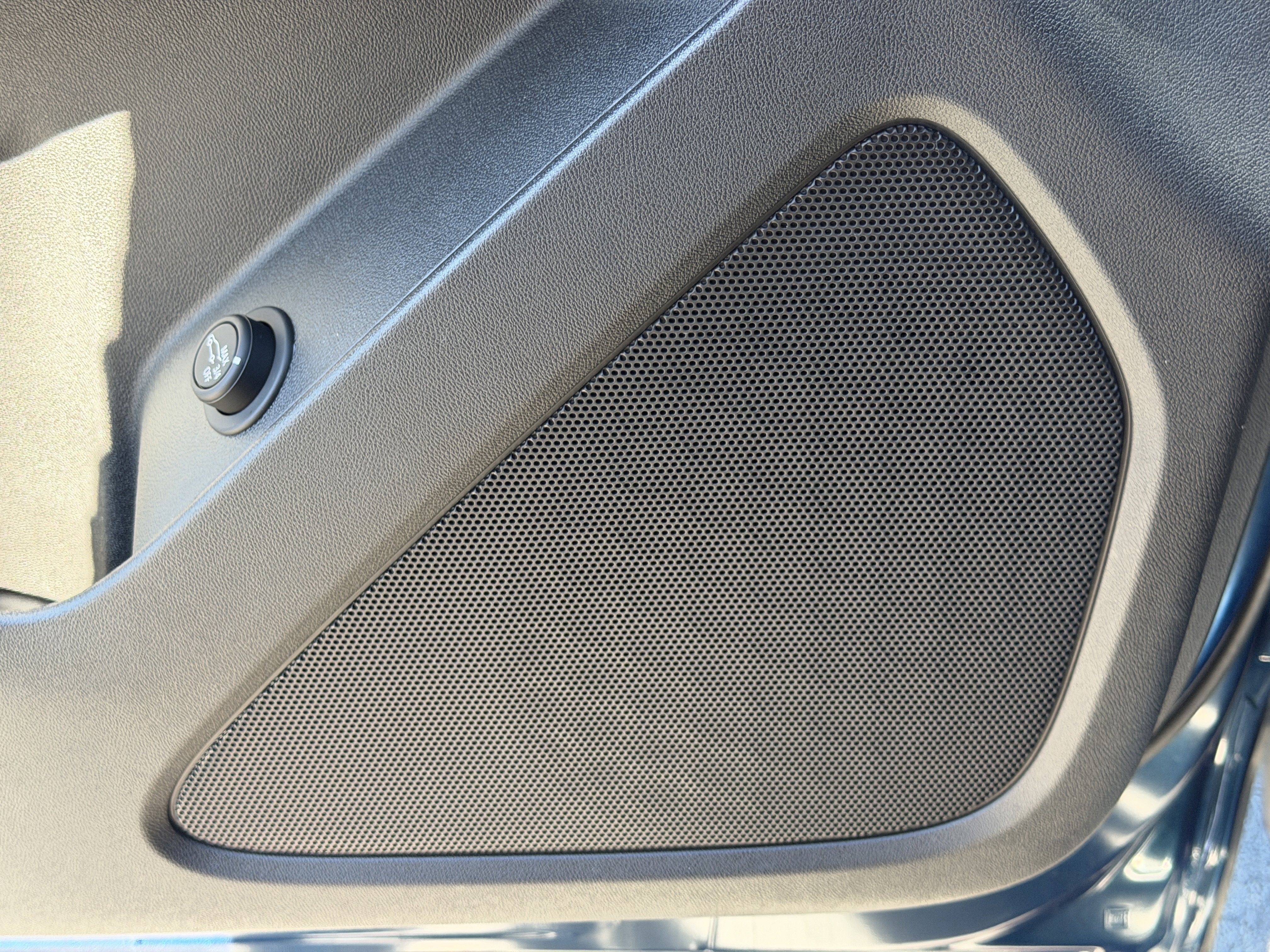 Used 2020 Chevrolet Equinox LT image 19