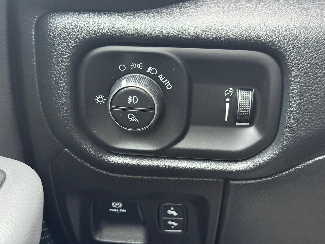 Used 2021 RAM 1500 Big Horn image 31