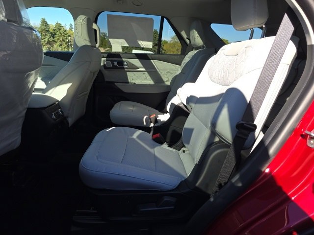 New 2025 Ford Explorer Platinum image 21