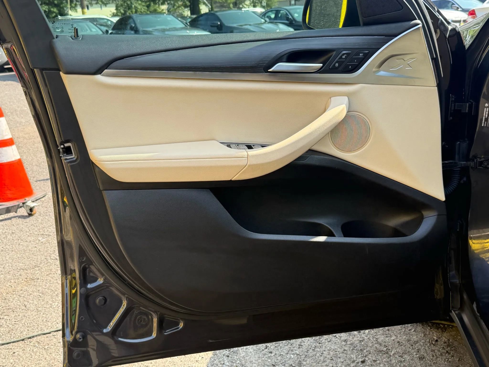 Used 2022 BMW X4 xDrive30i w/ Convenience Package image 7