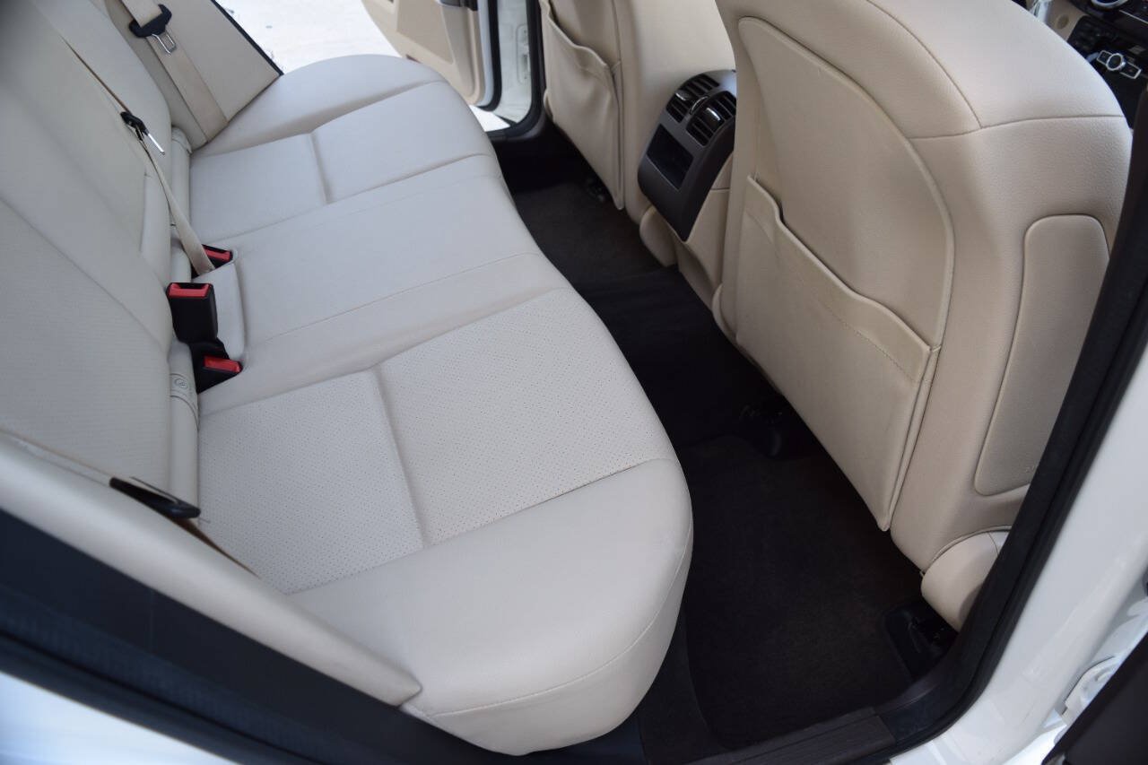 Used 2013 Mercedes-Benz GLK 250 BlueTEC 4MATIC image 45