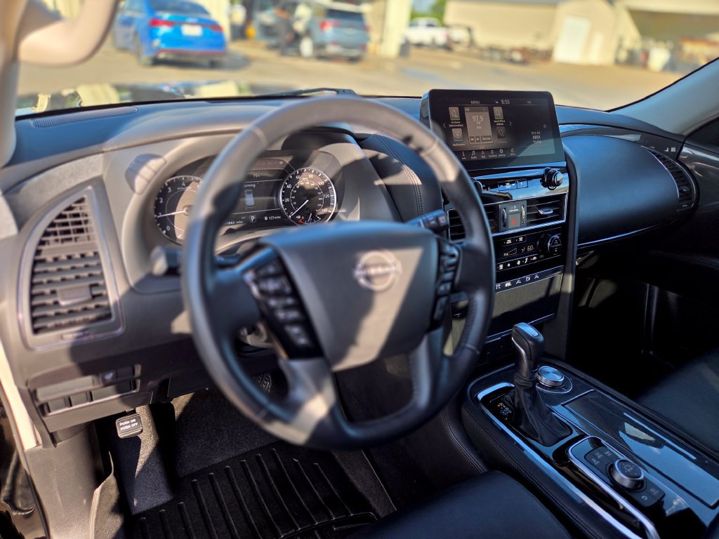 Used 2022 Nissan Armada SV AWD/4WD image 16
