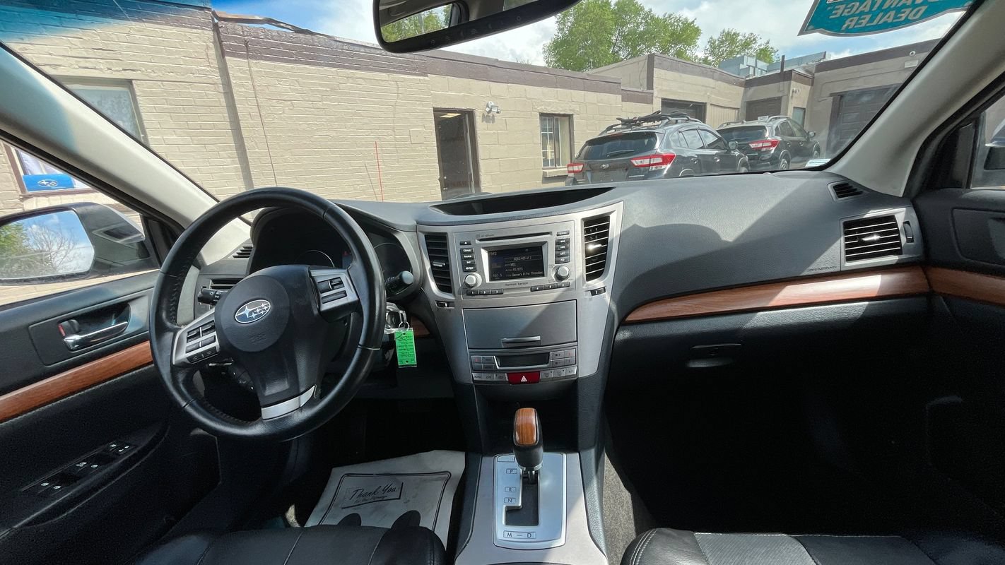 Used 2013 Subaru Outback 2.5i Limited w/ Moonroof Pkg AWD/4WD image 17