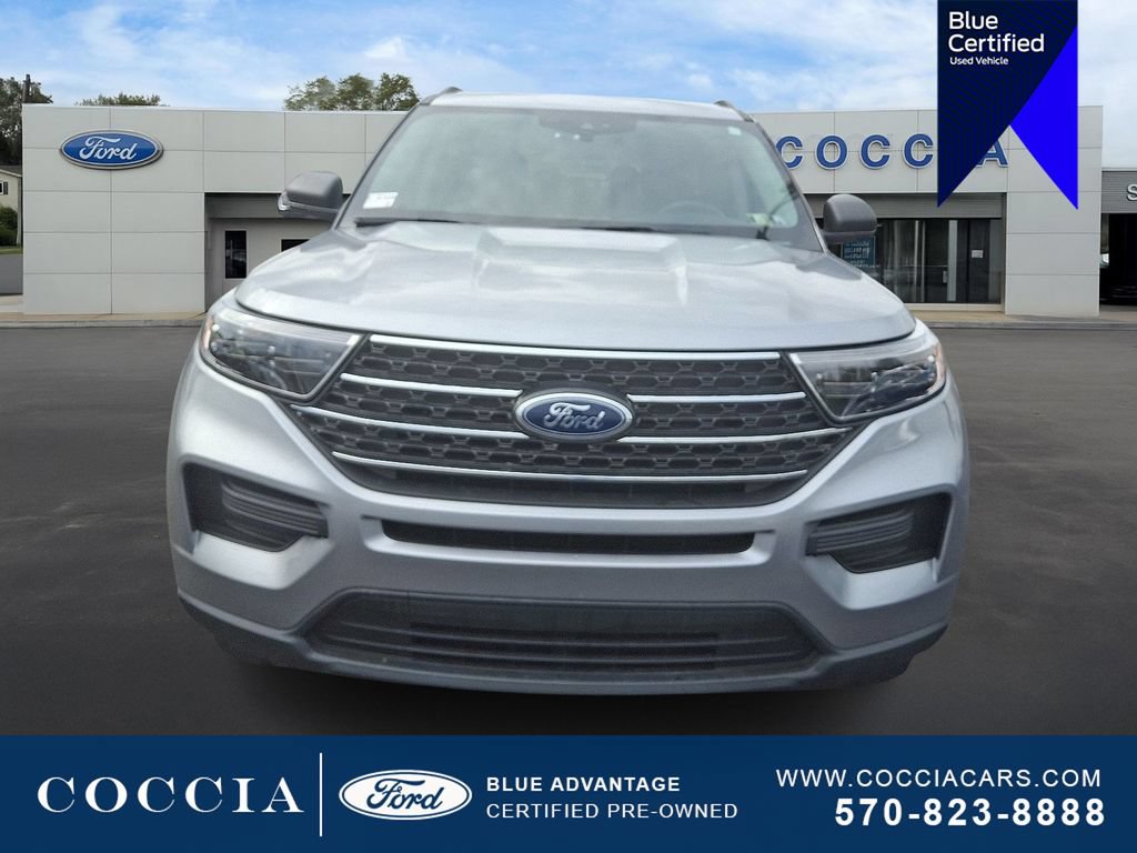 Used 2022 Ford Explorer XLT AWD/4WD image 2