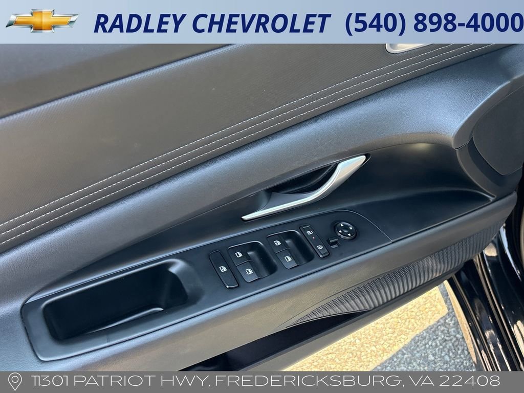Used 2025 Hyundai Elantra SEL FWD image 5