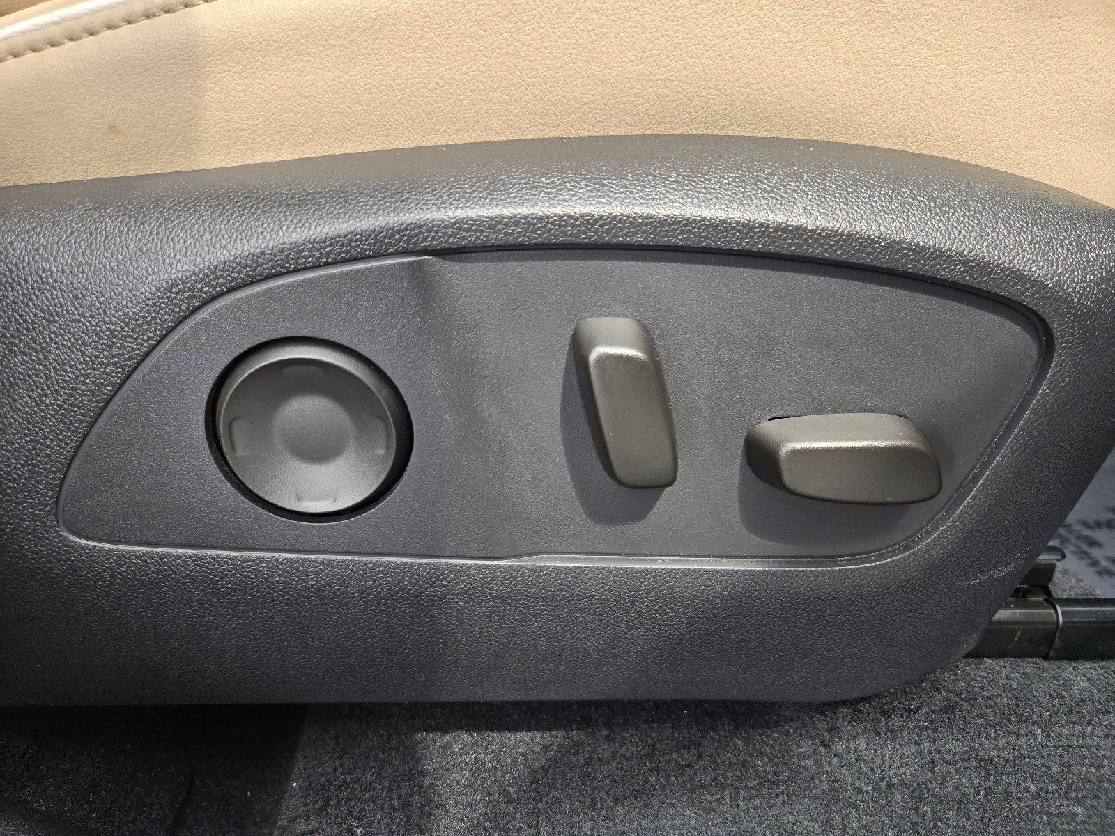 Used 2025 Buick Enclave Preferred FWD image 24