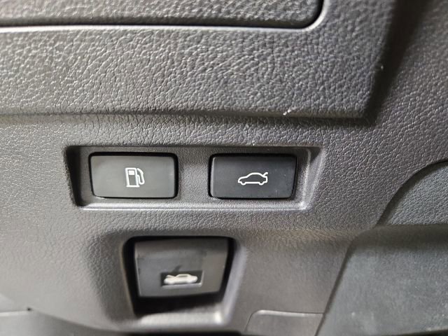 Used 2020 Lexus ES 300h w/ Accessory Package image 30