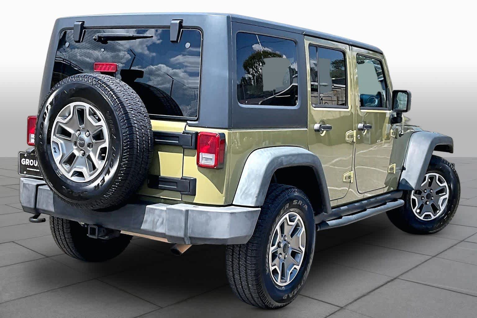 Used 2013 Jeep Wrangler Unlimited Rubicon w/ Connectivity Group AWD/4WD image 14
