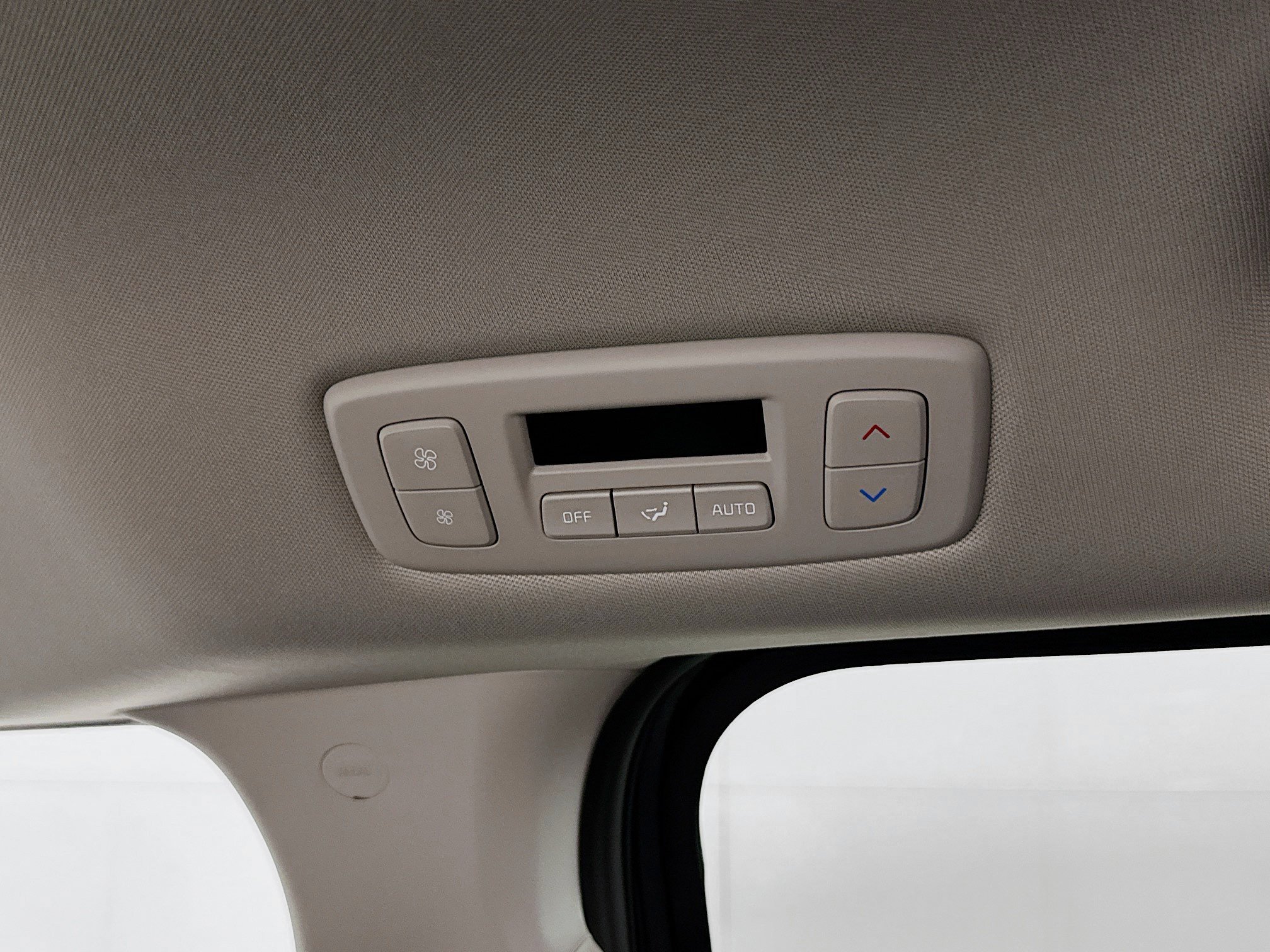 Used 2026 Kia Carnival FWD image 25