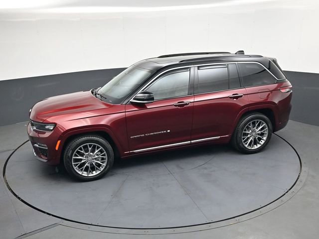 Used 2024 Jeep Grand Cherokee Summit AWD/4WD image 29