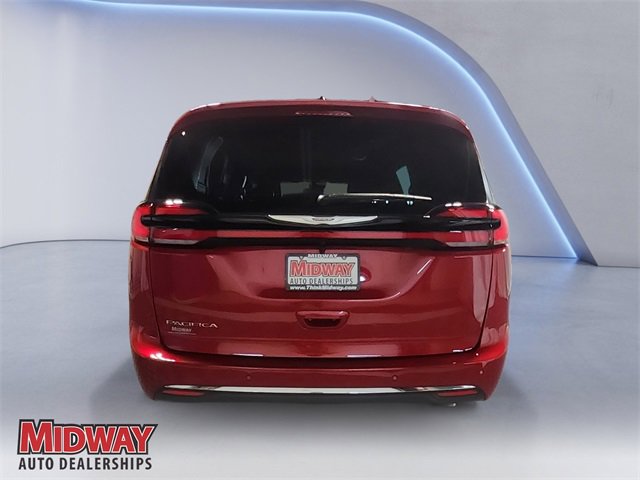New 2026 Chrysler Pacifica Select image 4
