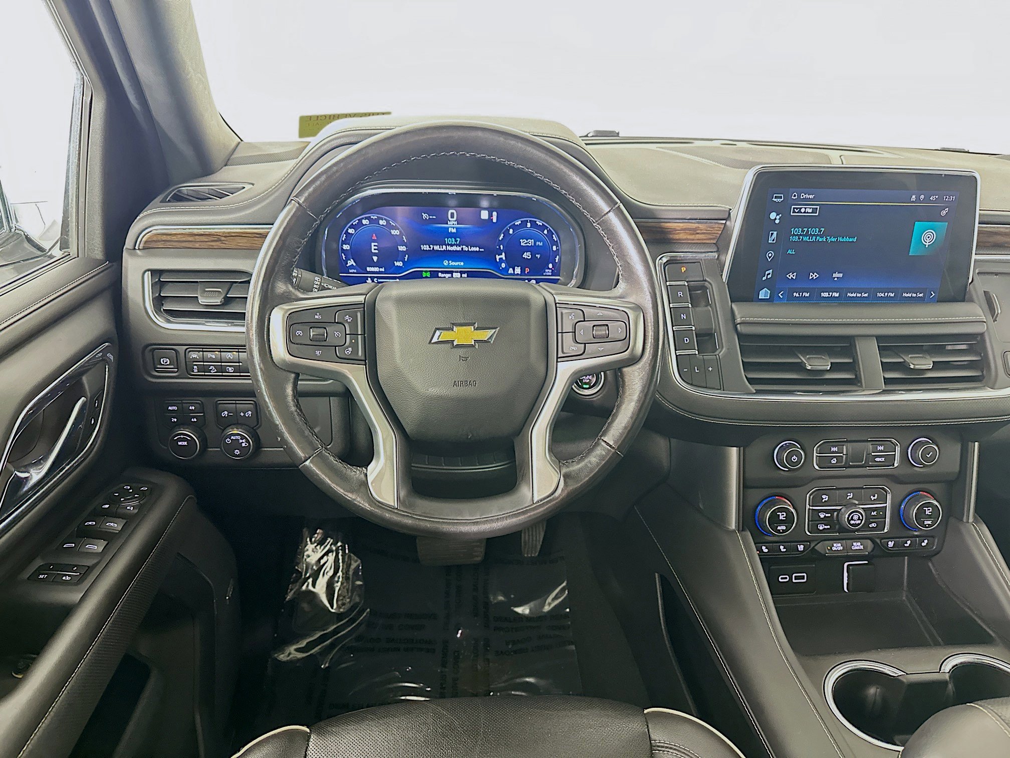 Used 2023 Chevrolet Suburban Premier image 23