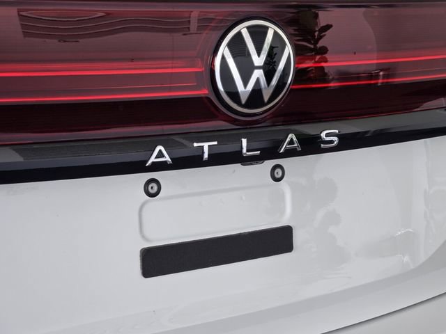 Certified 2025 Volkswagen Atlas Peak Edition SE image 10