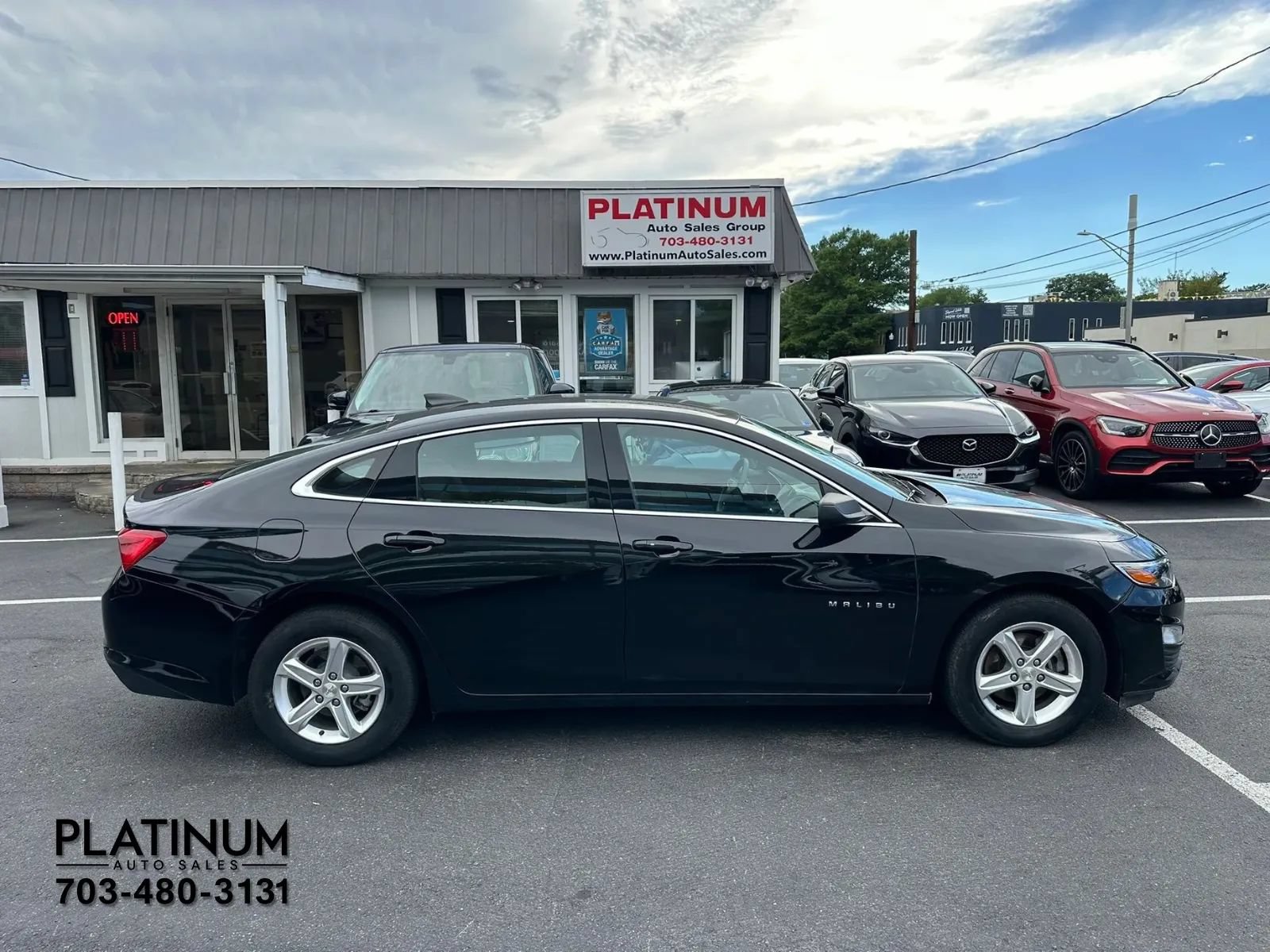 Used 2023 Chevrolet Malibu LS FWD image 2