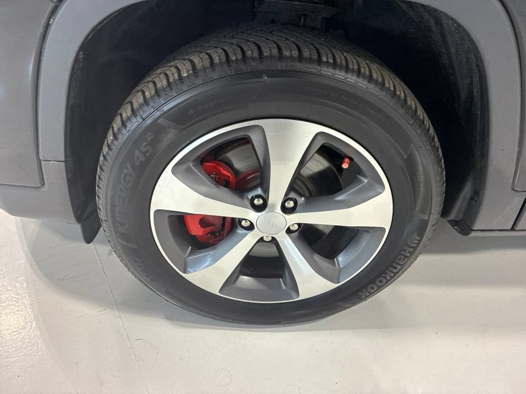 Used 2021 Jeep Cherokee Limited AWD/4WD image 11