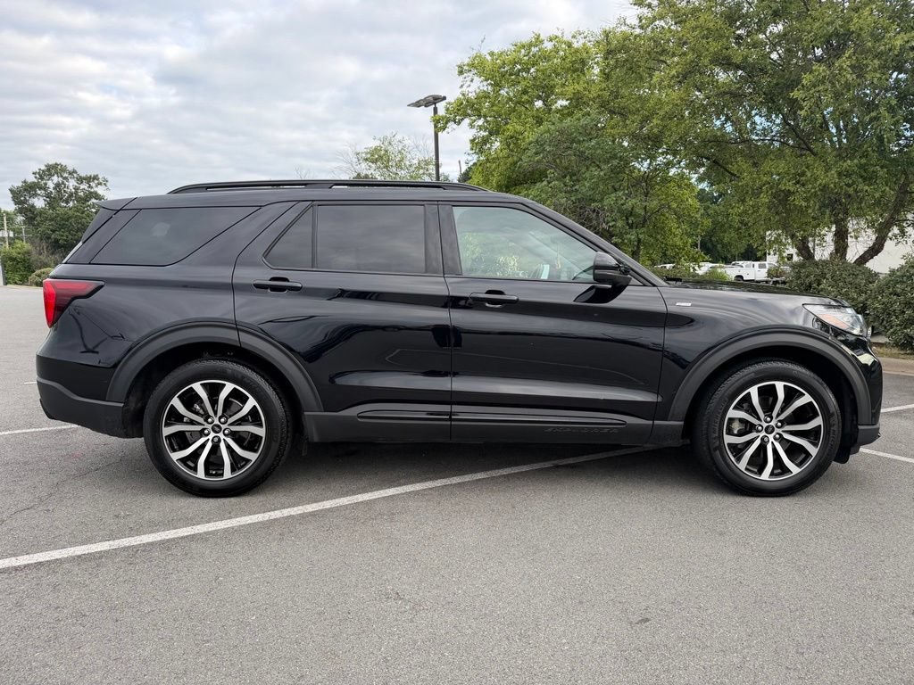 Used 2025 Ford Explorer ST-Line w/ Premium Package RWD image 8
