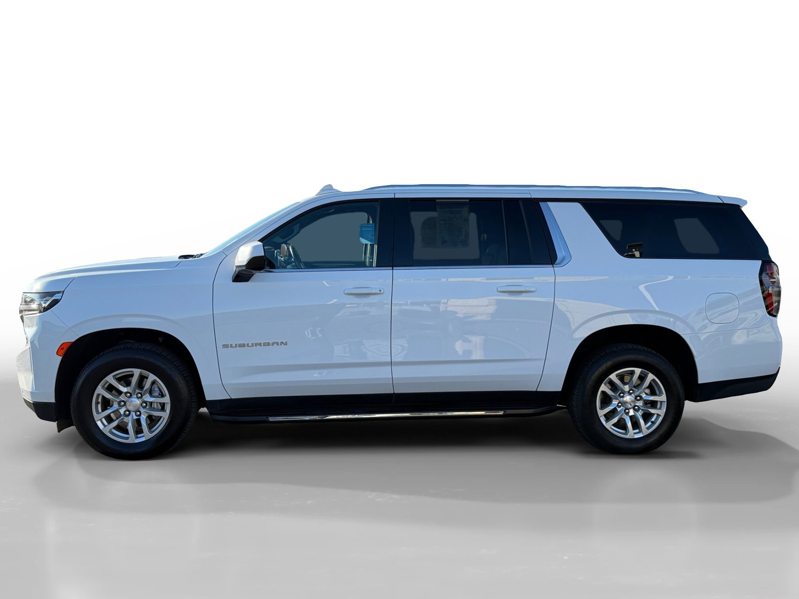 Used 2023 Chevrolet Suburban LT image 2