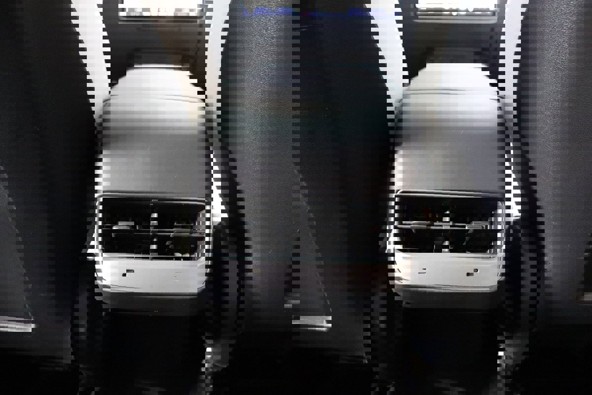 Used 2021 Tesla Model Y Long Range image 34