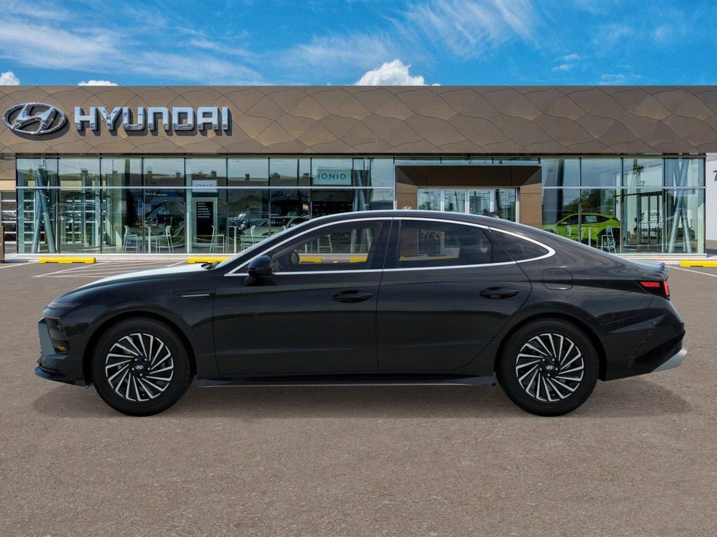 New 2025 Hyundai Sonata SEL image 3