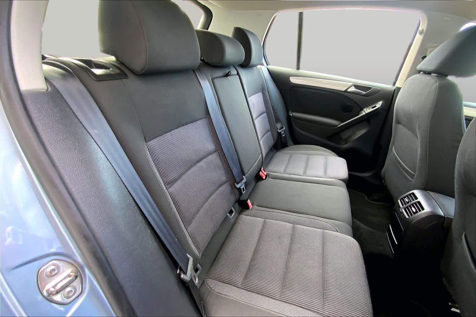 Used 2012 Volkswagen Golf TDI FWD image 18