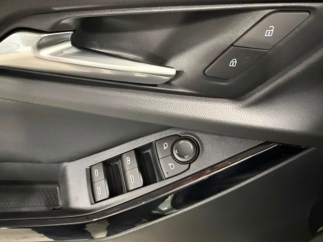 New 2026 Chevrolet Equinox LT w/ Convenience Package II image 8