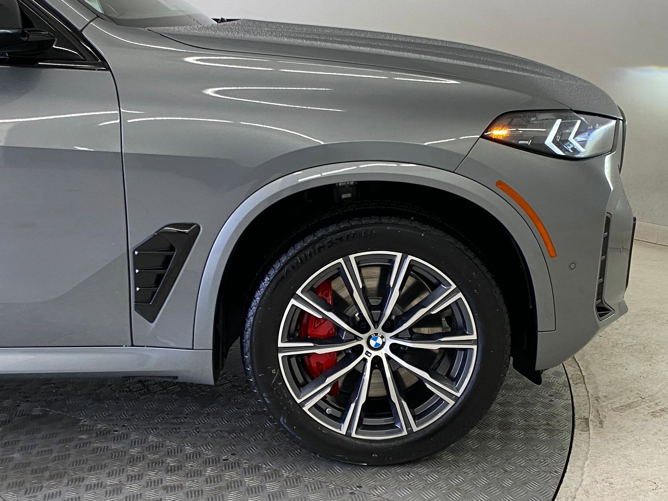 New 2026 BMW X5 M60i w/ Executive Package image 10