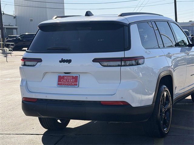 Used 2023 Jeep Grand Cherokee L Laredo image 7