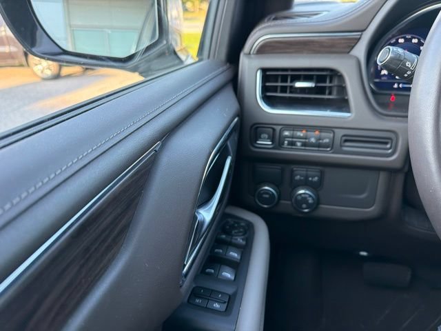 Used 2022 Chevrolet Tahoe LT w/ Luxury Package RWD image 13