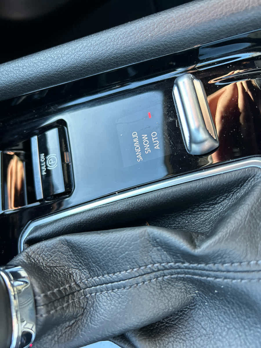 Used 2025 Jeep Compass Limited w/ Sun & Sound Group image 42