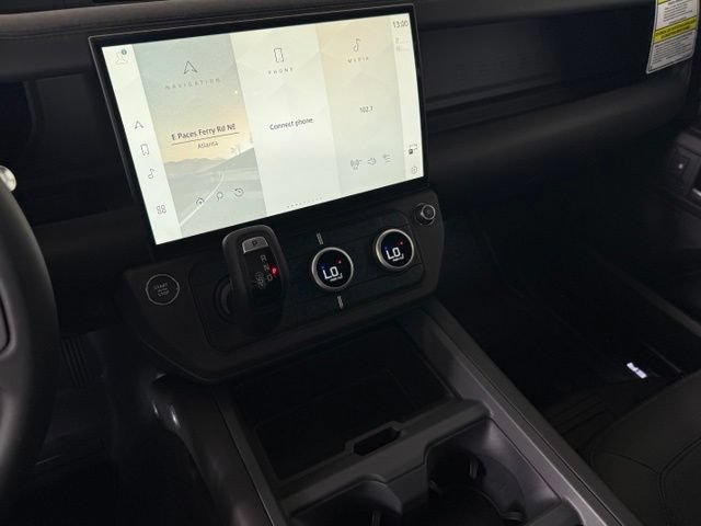 New 2026 Land Rover Defender 90 X-Dynamic SE AWD/4WD image 34