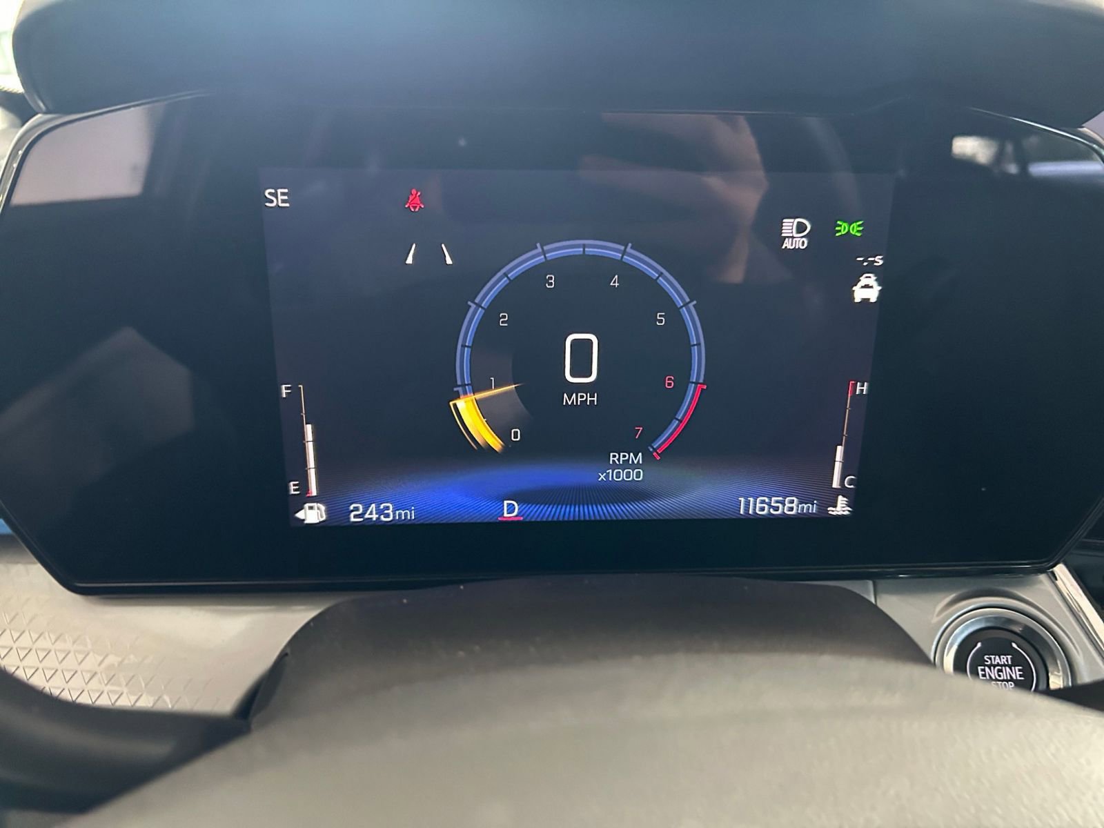 Used 2025 Chevrolet Trax LT w/ LT Convenience Package image 34