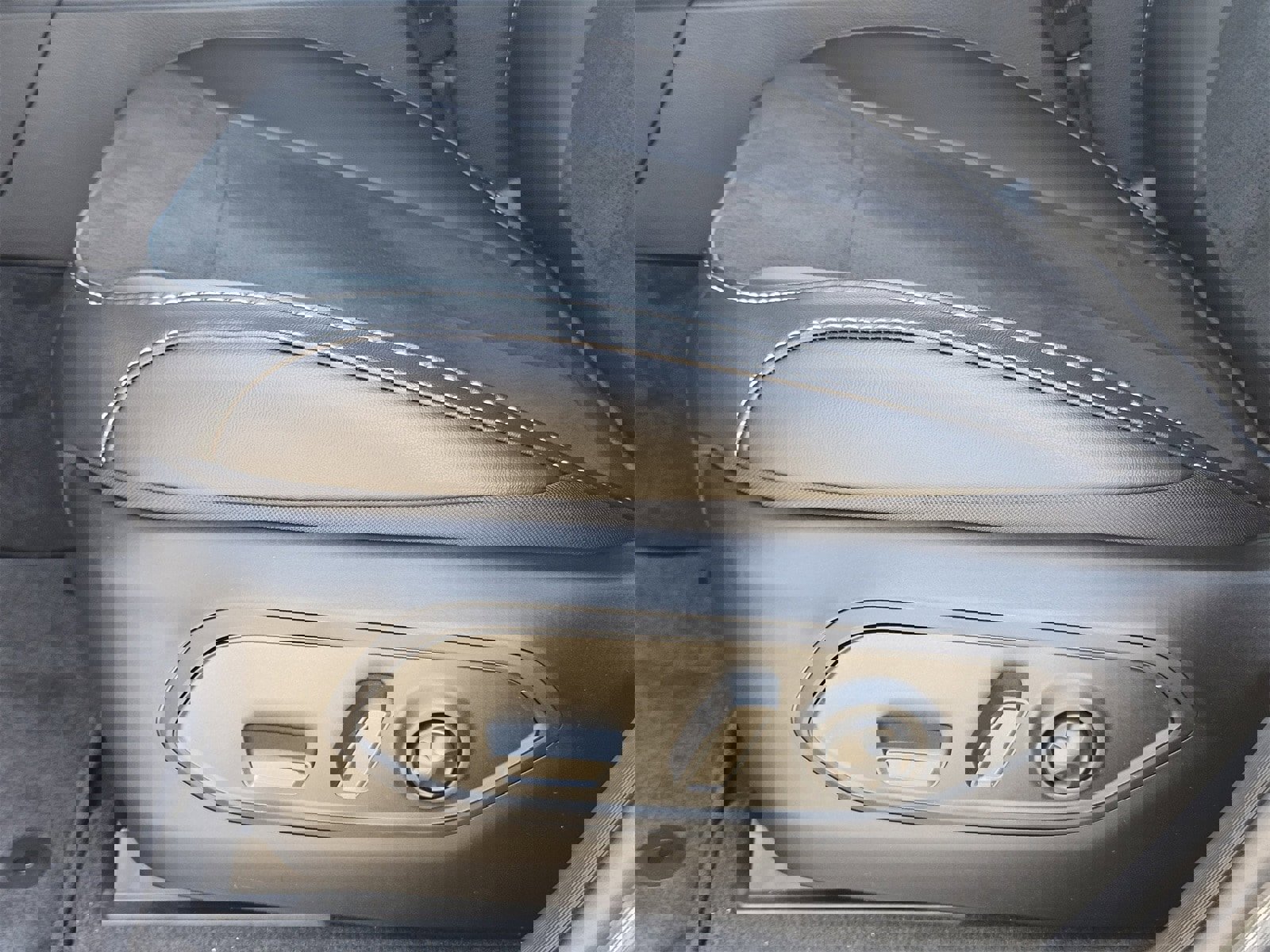 New 2025 Jeep Grand Cherokee L Altitude image 24