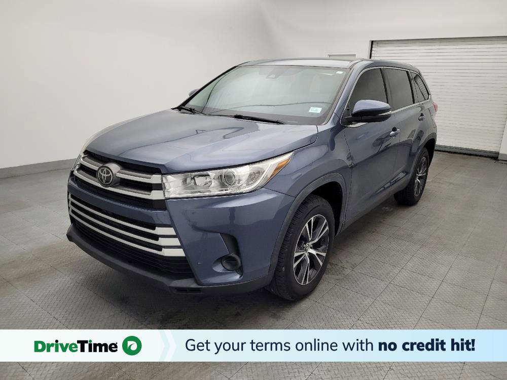 Used 2019 Toyota Highlander LE FWD image 1