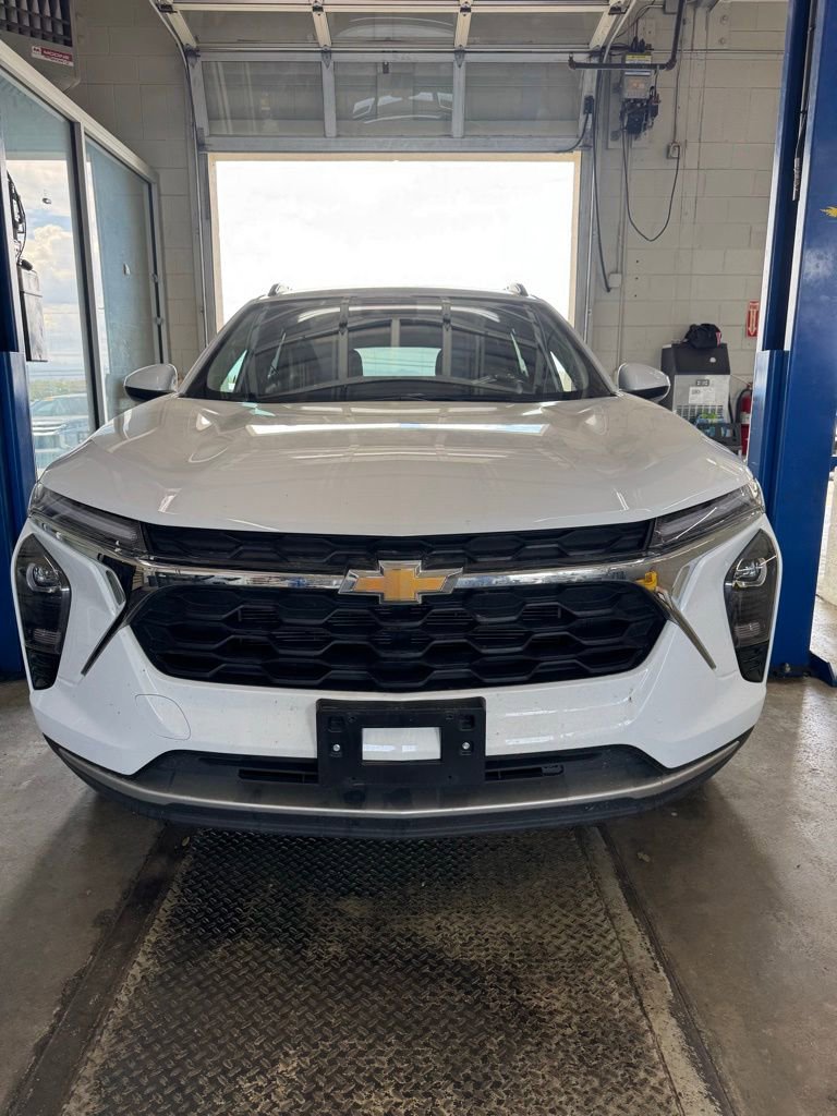 Used 2025 Chevrolet Trax LT w/ LT Convenience Package