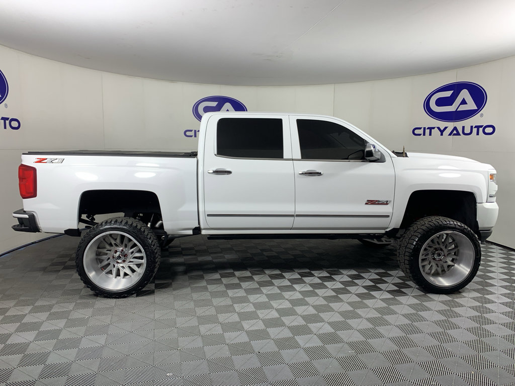 Used 2018 Chevrolet Silverado 1500 LTZ Z71 AWD/4WD image 2