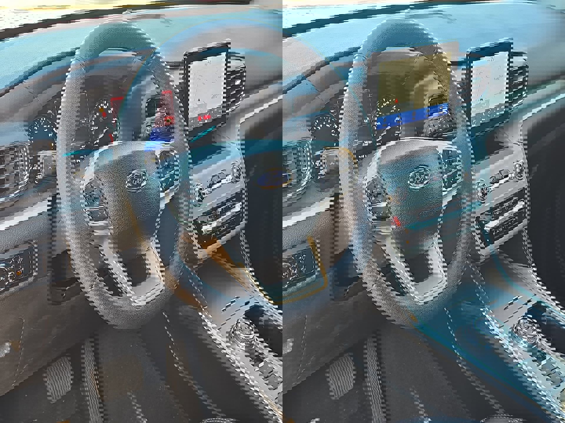 Used 2023 Ford Explorer XLT w/ Equipment Group 202A image 15