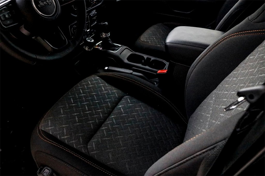 New 2025 Jeep Gladiator Mojave w/ Safety Group image 10