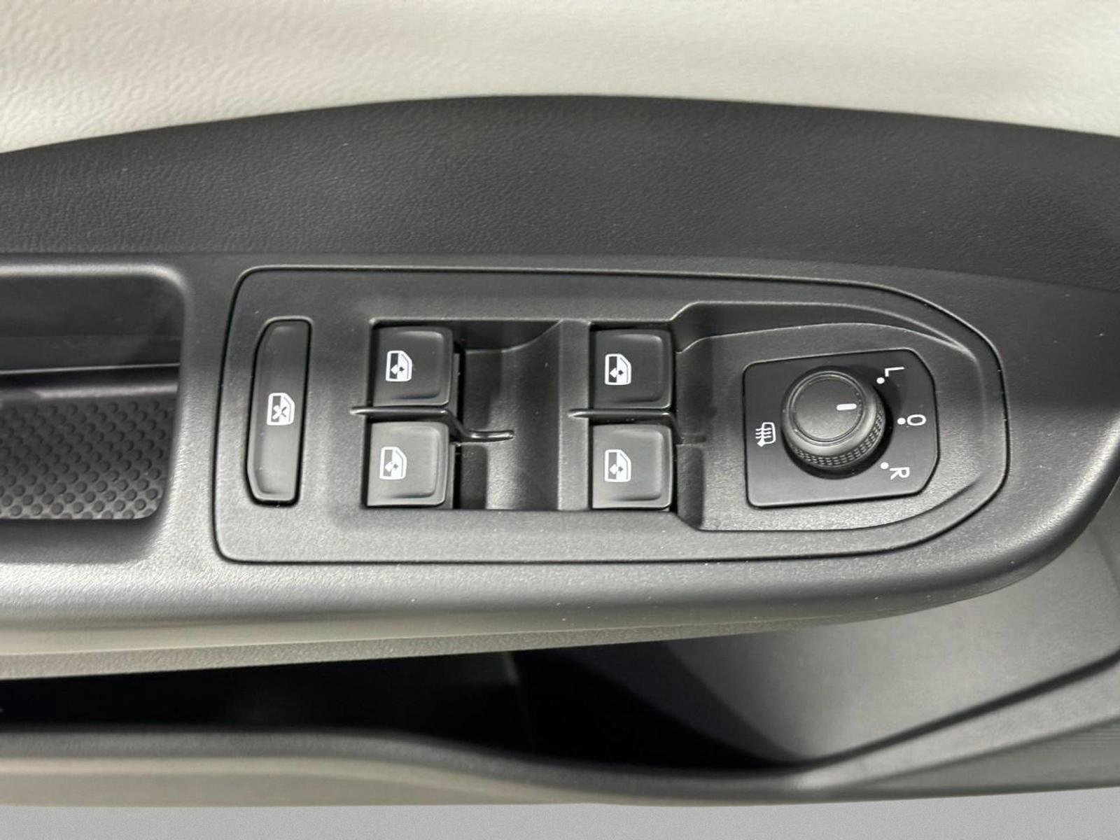 Used 2022 Volkswagen Taos SE image 24