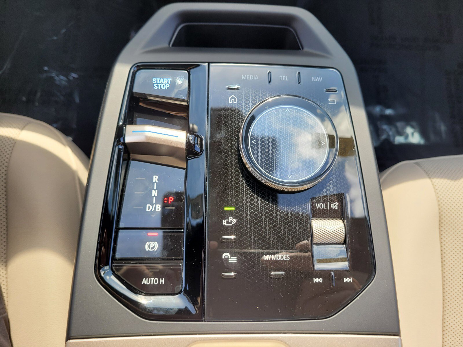 New 2026 BMW iX xDrive45 w/ Climate Comfort Package image 23