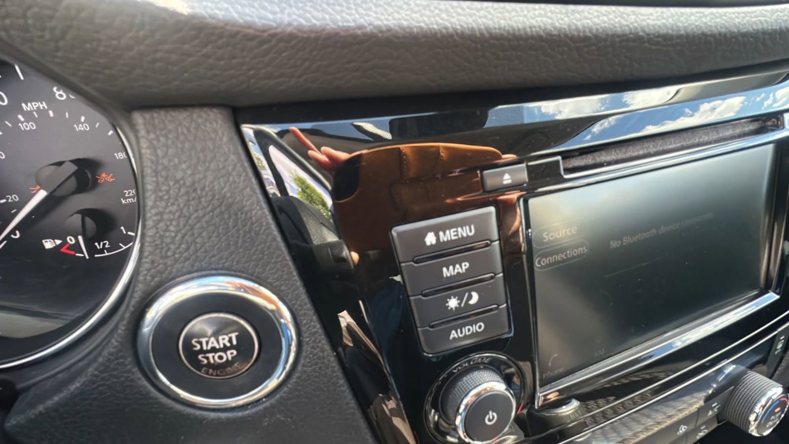 Used 2019 Nissan Rogue SV w/ Premium Package AWD/4WD image 19