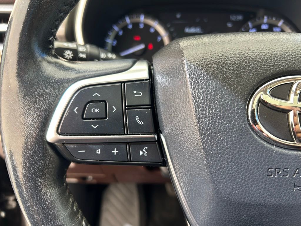 Used 2021 Toyota Highlander Limited image 34