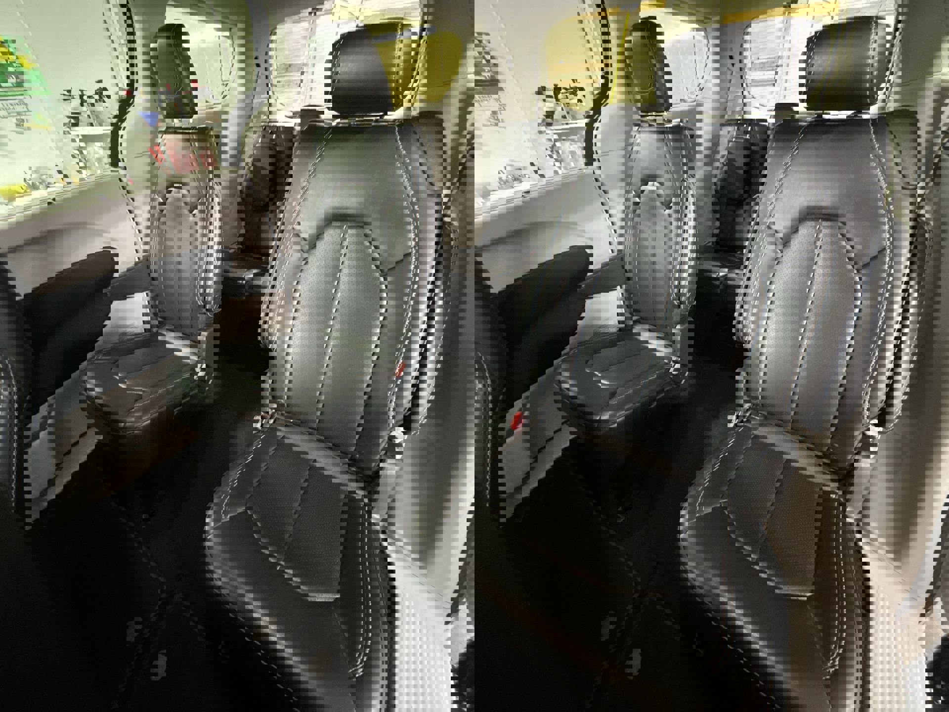 Used 2023 Chrysler Pacifica Touring-L image 26