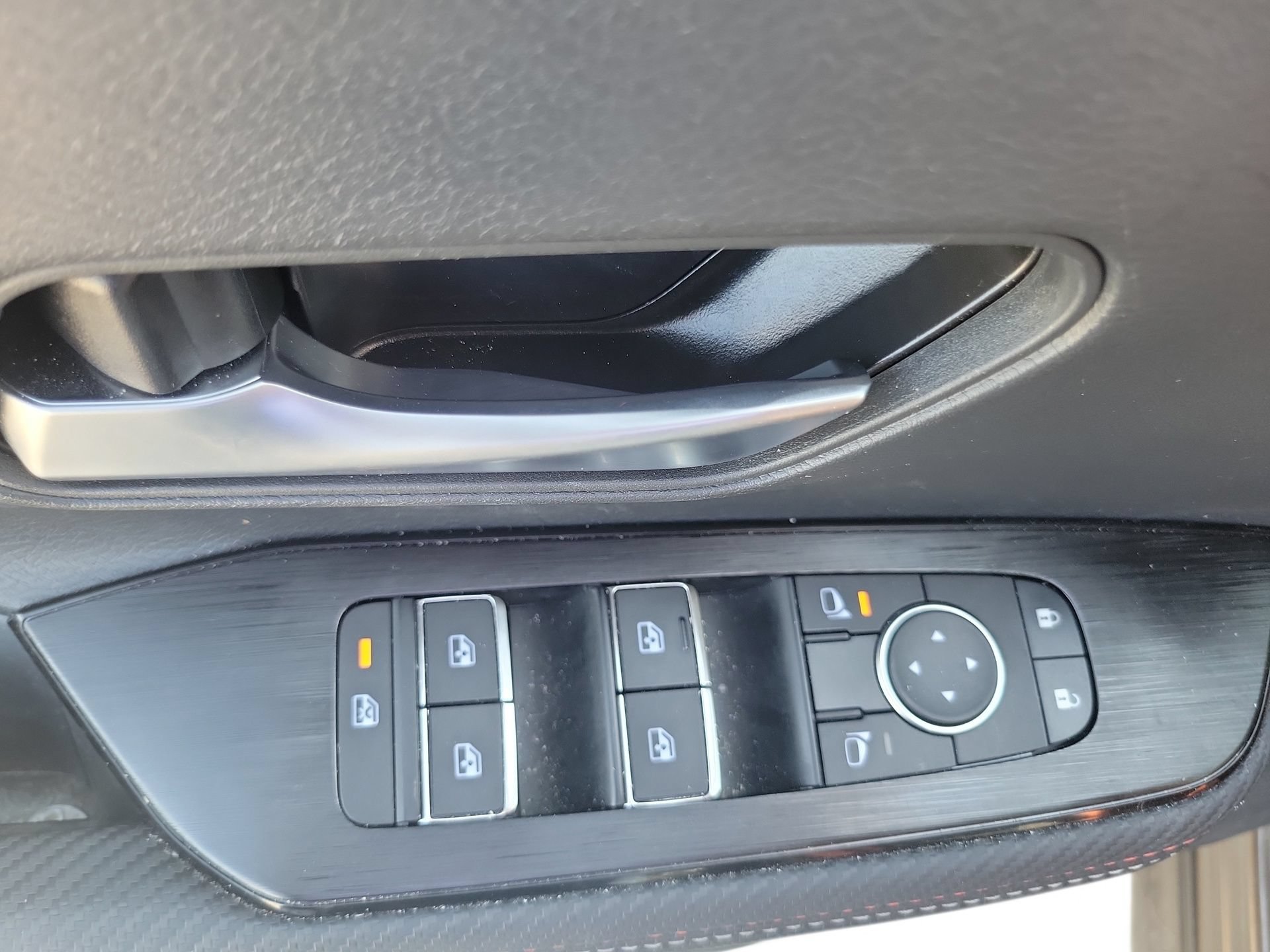 Used 2026 Nissan Kicks SR FWD image 16