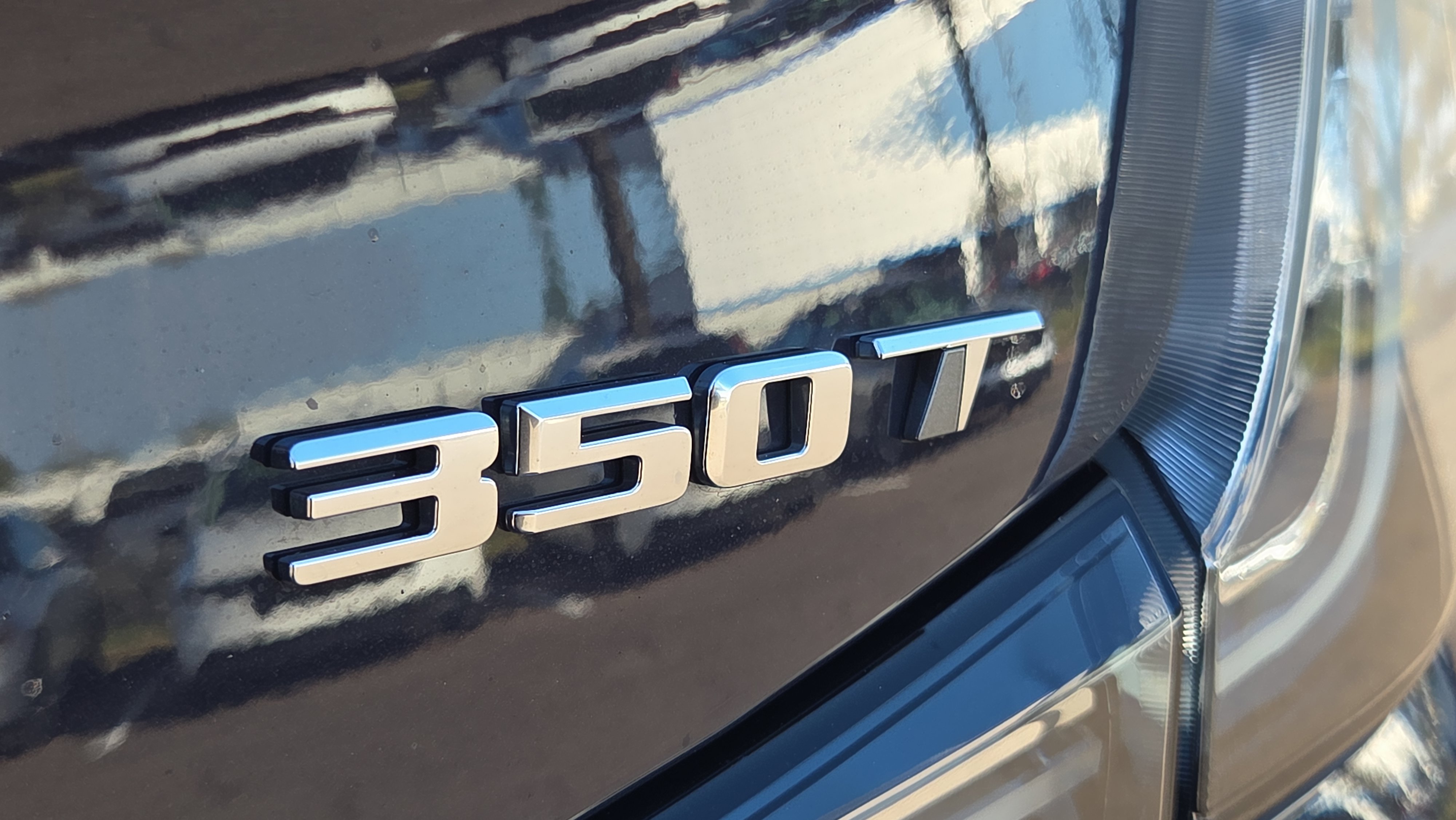 Used 2024 Cadillac XT4 Sport w/ Cold Weather Package image 17