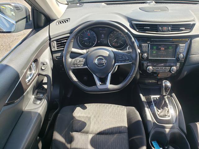 Used 2018 Nissan Rogue SV w/ Sun & Sound Touring Package AWD/4WD image 16