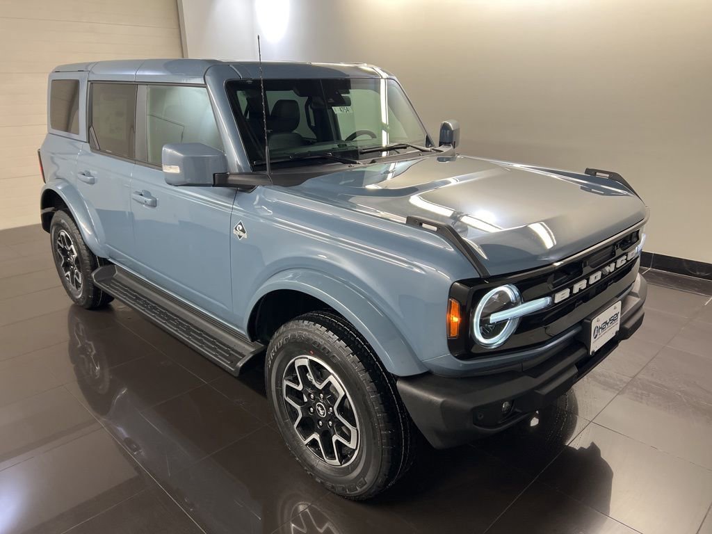 New 2025 Ford Bronco Outer Banks