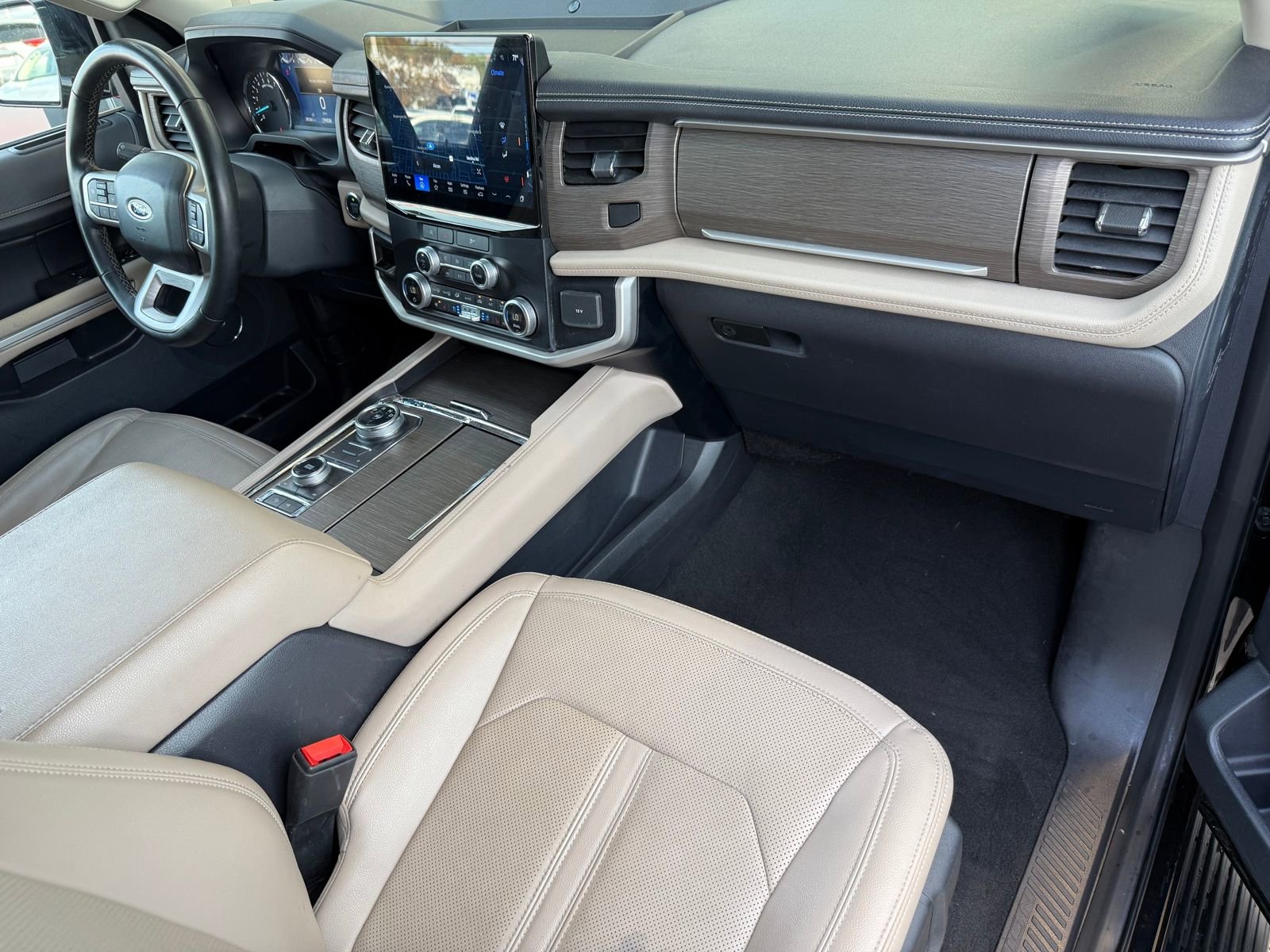 Certified 2024 Ford Expedition Limited image 16