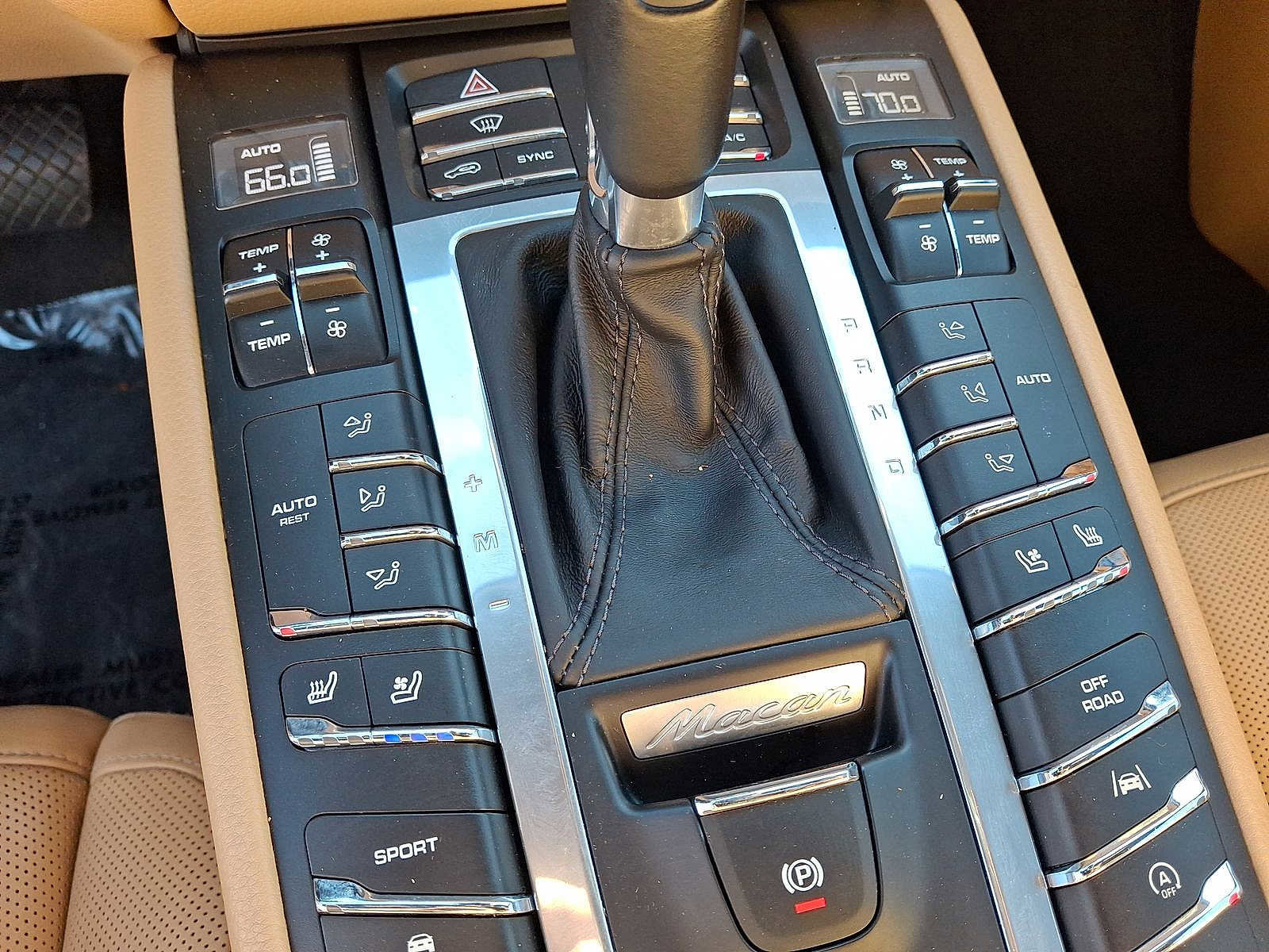 Used 2018 Porsche Macan S image 19