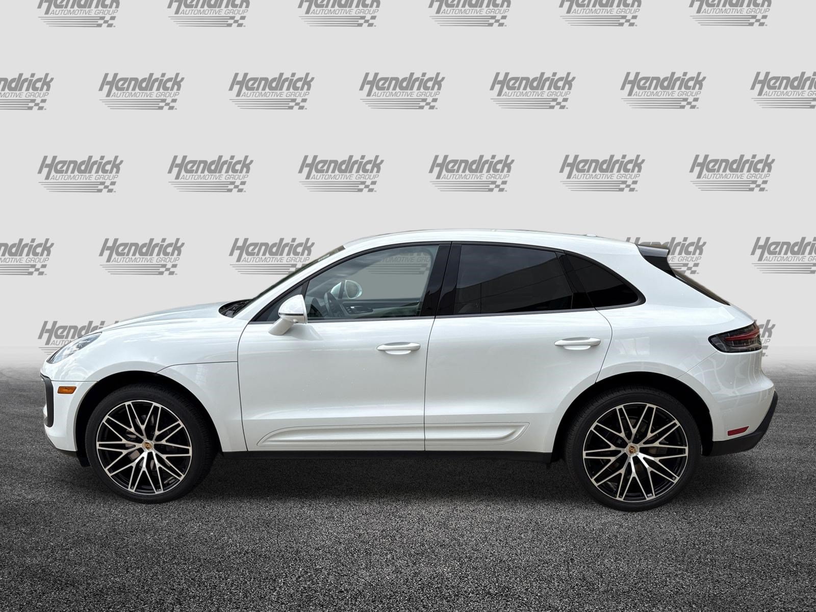 Used 2023 Porsche Macan AWD/4WD image 7