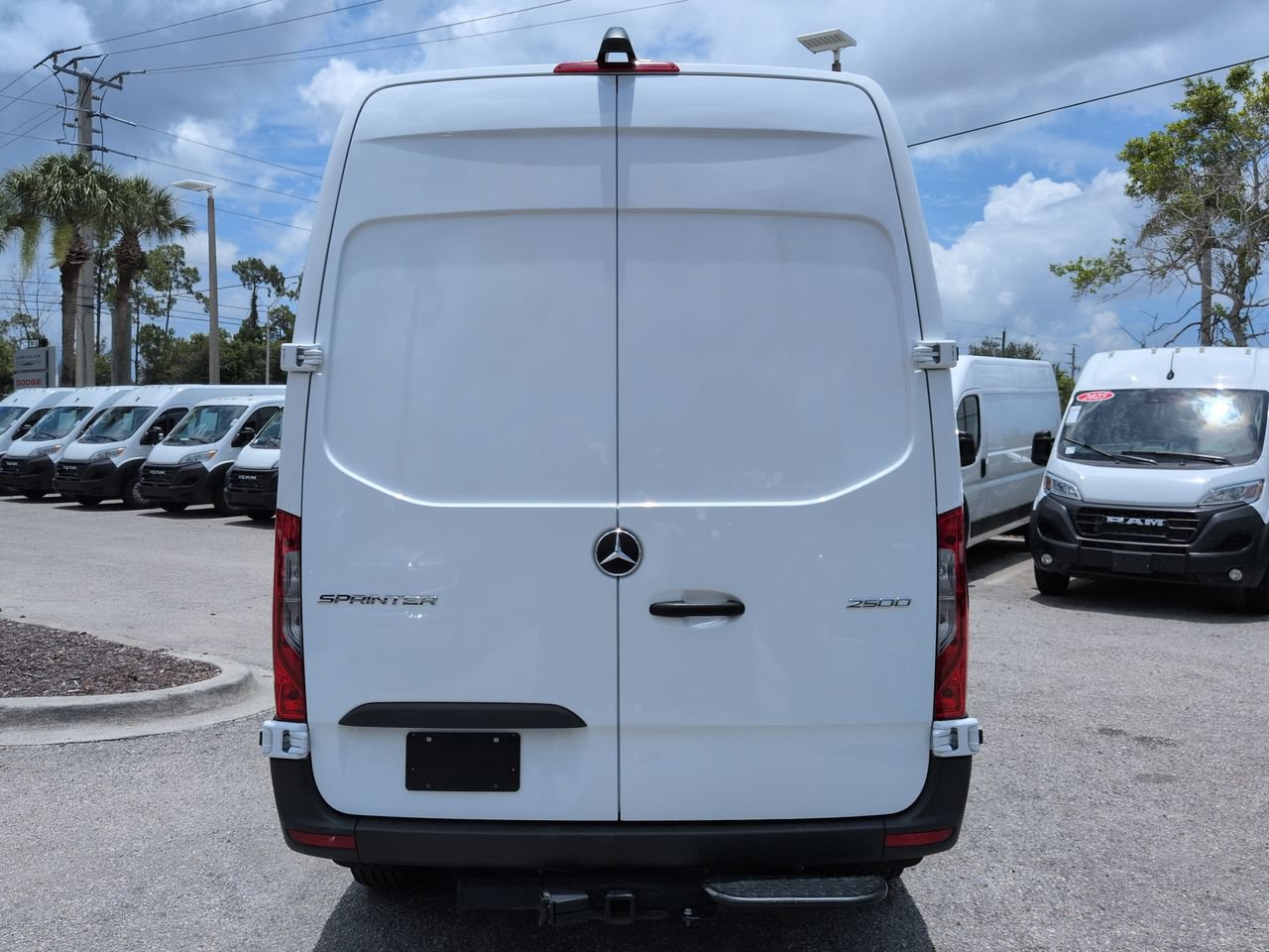 Used 2025 Mercedes-Benz Sprinter 2500 image 6